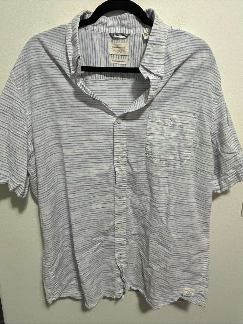 Men's Light Blue & White Striped Short-Sleeve Button-Down Shirt